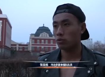第61分钟，罗德里戈右侧下底传中，门前抢点的何塞卢高高跃起头槌破门！
